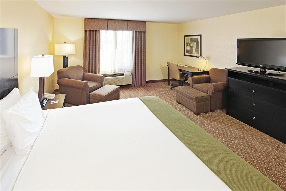 Comfort Inn & Suites Pine Bluff Habitación foto
